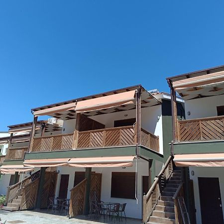 MAD'S Villas 1 Néa Péramos Exterior foto