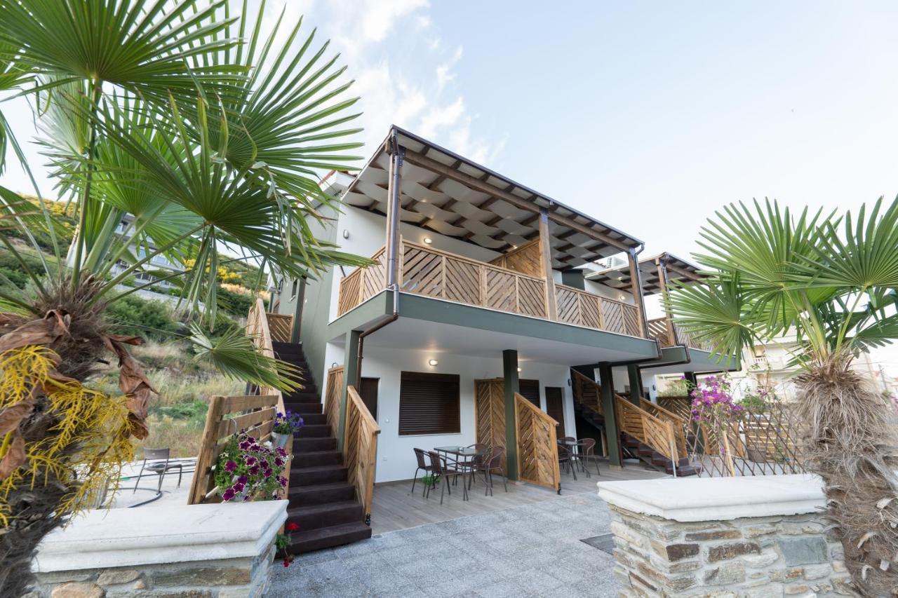 MAD'S Villas 1 Néa Péramos Exterior foto